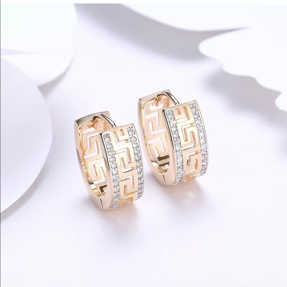 New 18K Gold Plated Greek Earrings Huggie Earring - Picture 3 of 4